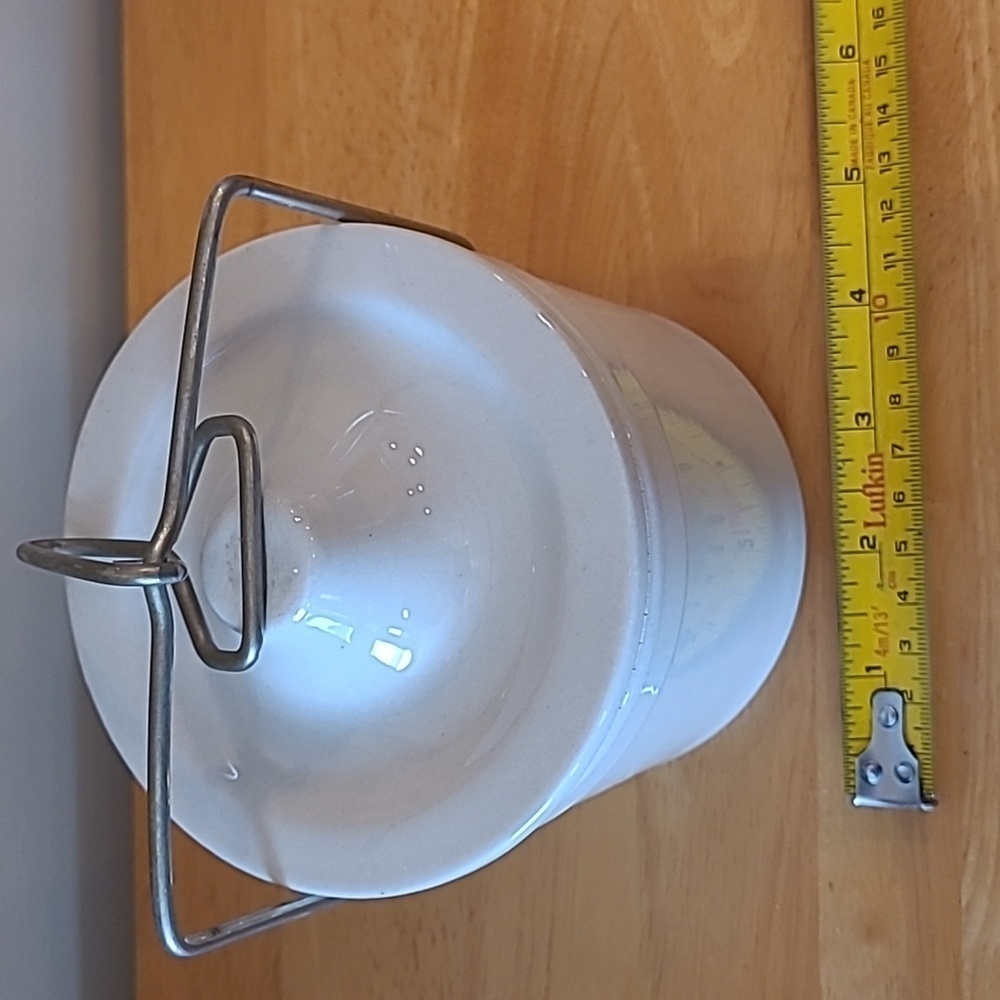 VINTAGE Cylindrical Stoneware Cheese Crock with Lid and Metal Wire Bail Closure - Picture 14 of 17